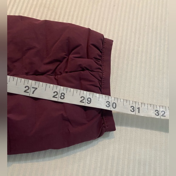 Mountain Hardwear Stretchdown Light 700 Down Fill Puffer Jacket - Picture 8 of 12